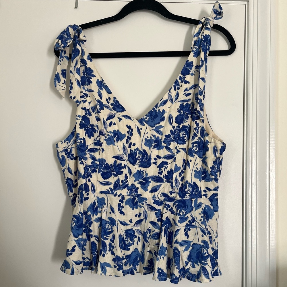 Floral Blue and White Women's Top NWT